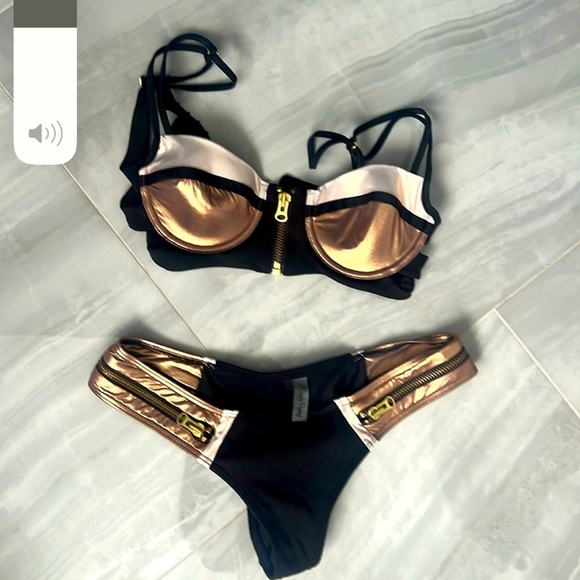 Beach Bunny bathing suit Crome metallic pink white shimmery swimsuit waist 34.5 - Picture 4 of 6